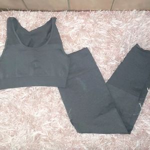 Seamless Fabletics set